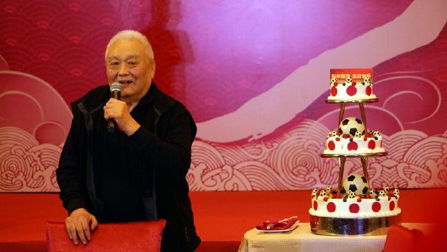 婆婆的手进过百合