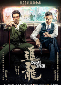 男女亲吻一边亲一边脱